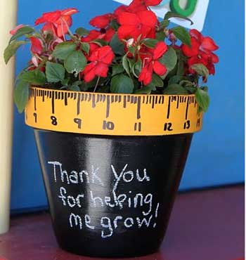 Teacher Appreciation - paint a pot with flowers from Tip Junkie