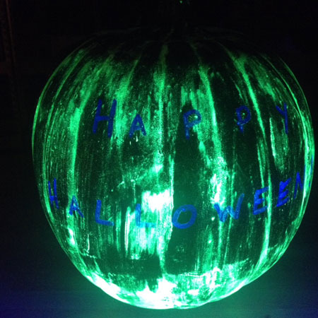 How to Make Magnetic Glow in the Dark Pumpkins for Halloween | Steve Spangler Science