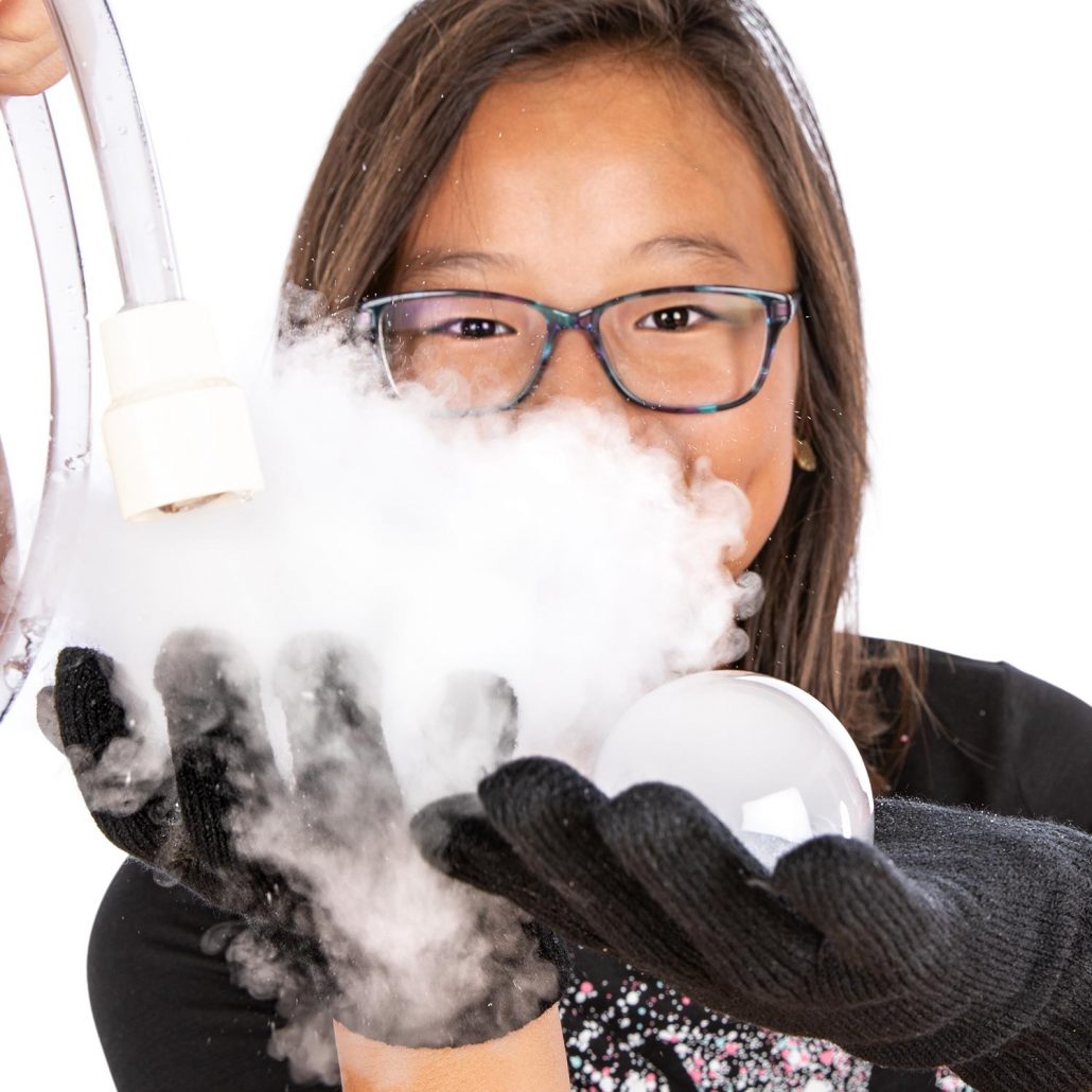 Boo Bubbles Bouncing Smoke - Dry Ice Bubbles Experiment