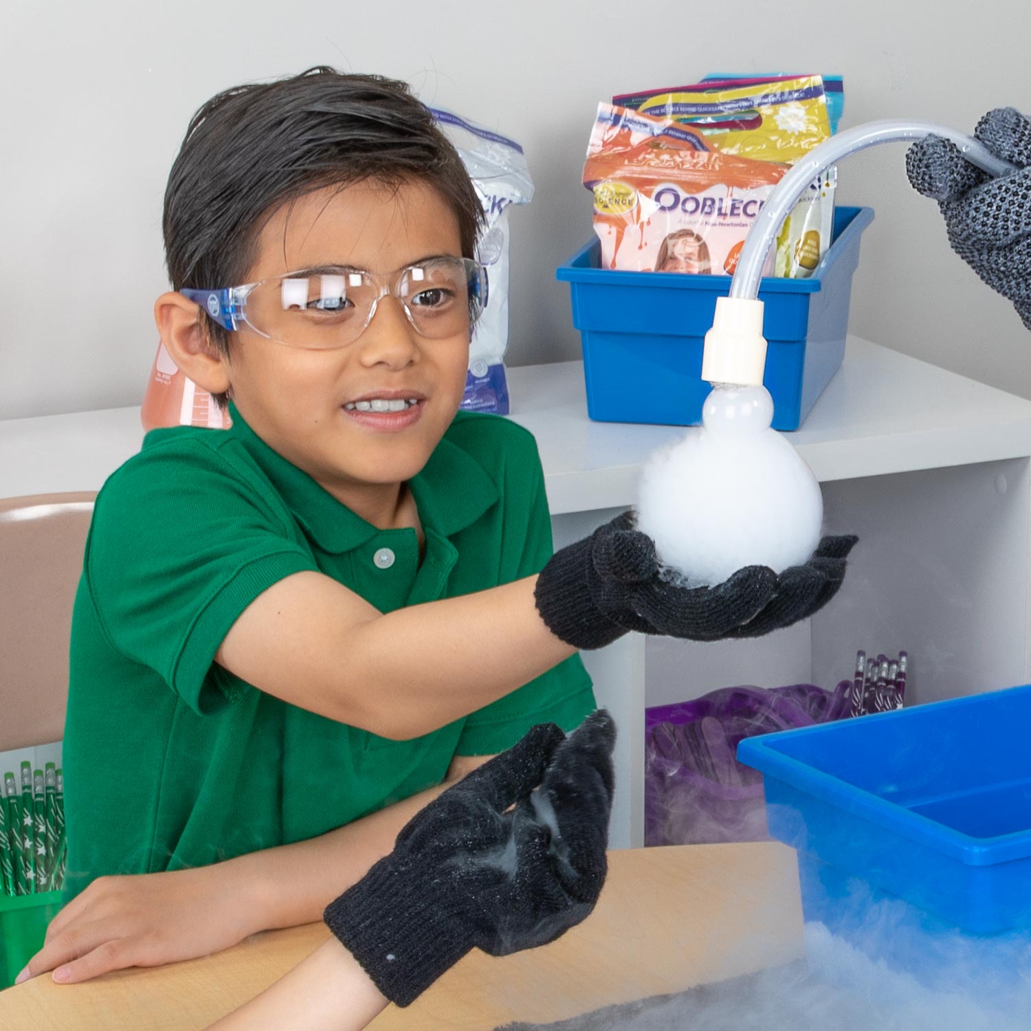 Boo Bubbles Bouncing Smoke - Dry Ice Bubbles Experiment